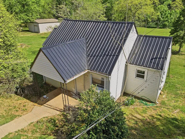 $999,000 | 212 Westwood Drive, McMinnville, TN 37110