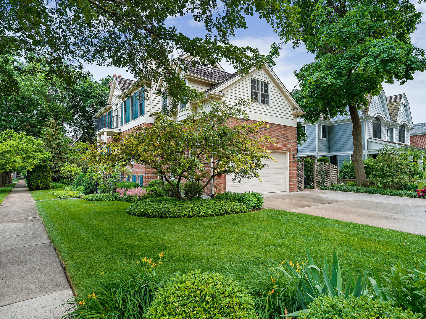 237 North County Line Road Hinsdale, IL 60521 - Photo 25 of 25 a front view of house with yard and green space