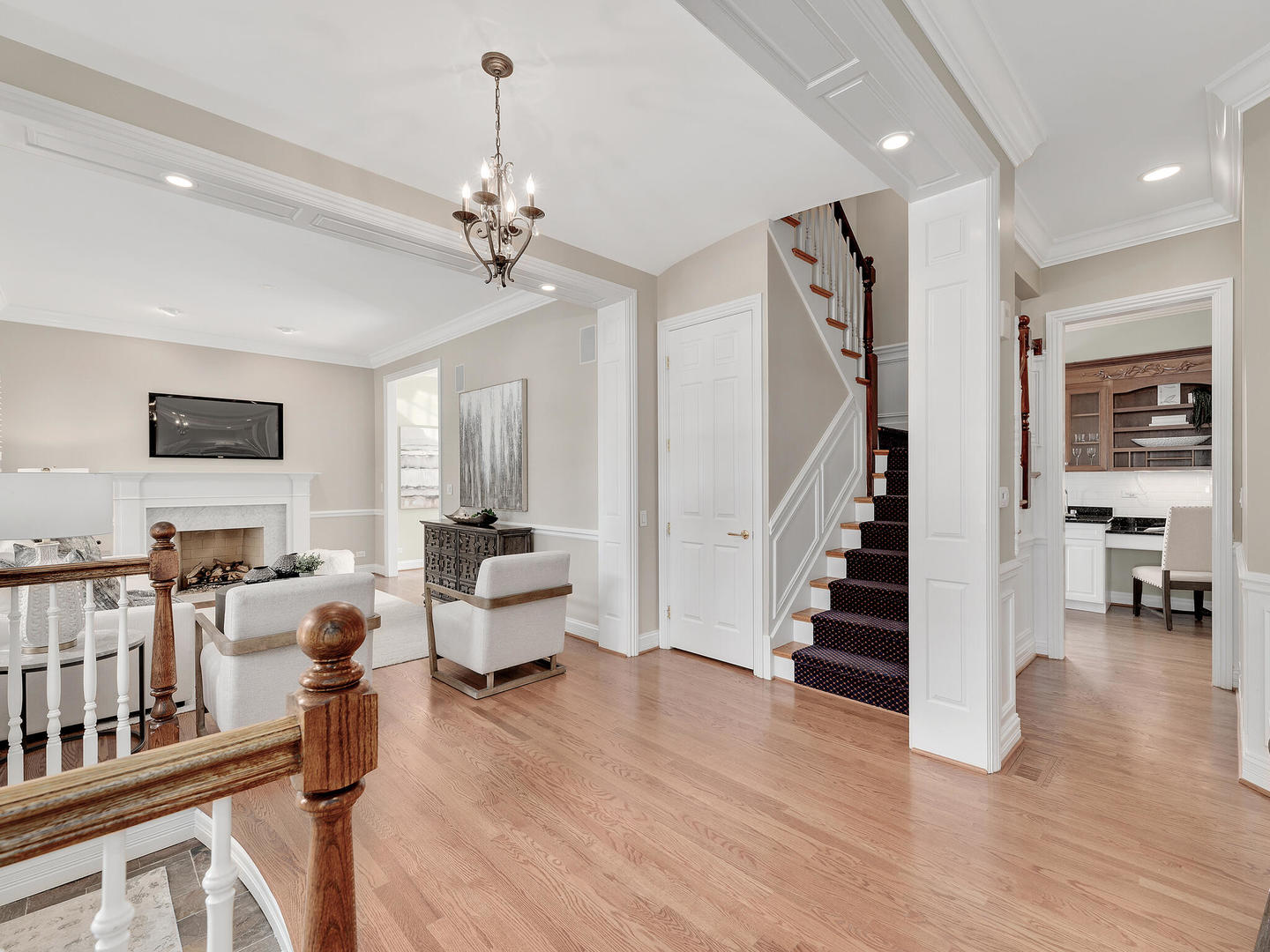 237 North County Line Road Hinsdale, IL 60521 - Photo 5 of 25 a living room with furniture or chandelier and a wooden floor