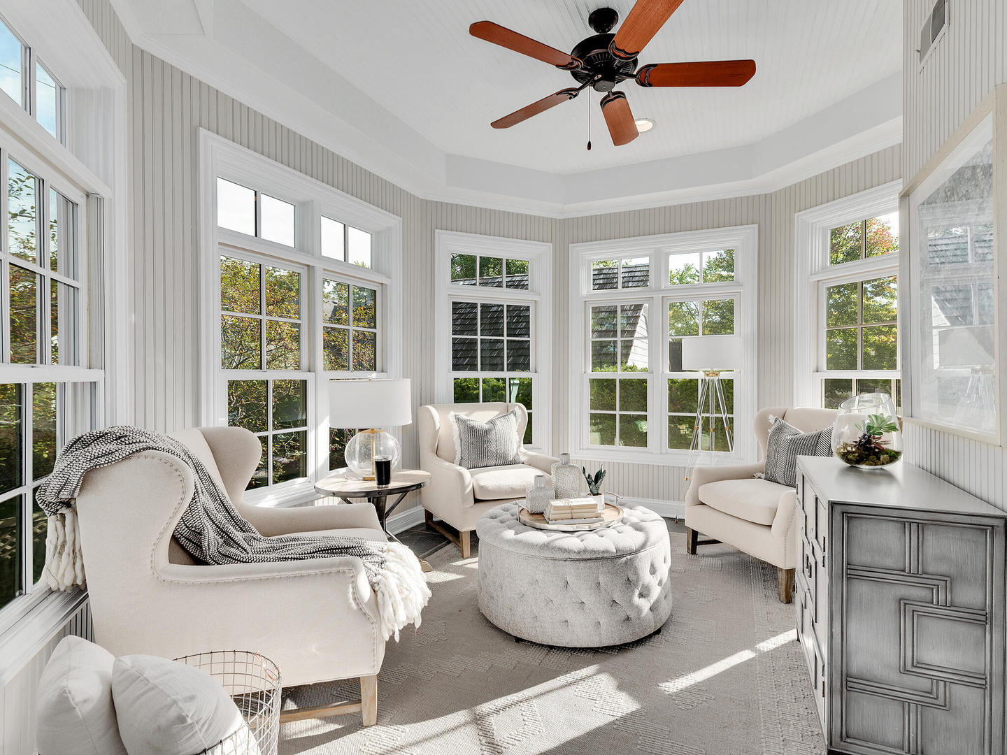 237 North County Line Road Hinsdale, IL 60521 - Photo 10 of 25 a living room with furniture and windows