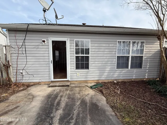 $1,600 | 127 Nathan Tisdale Lane, New Bern, NC 28562