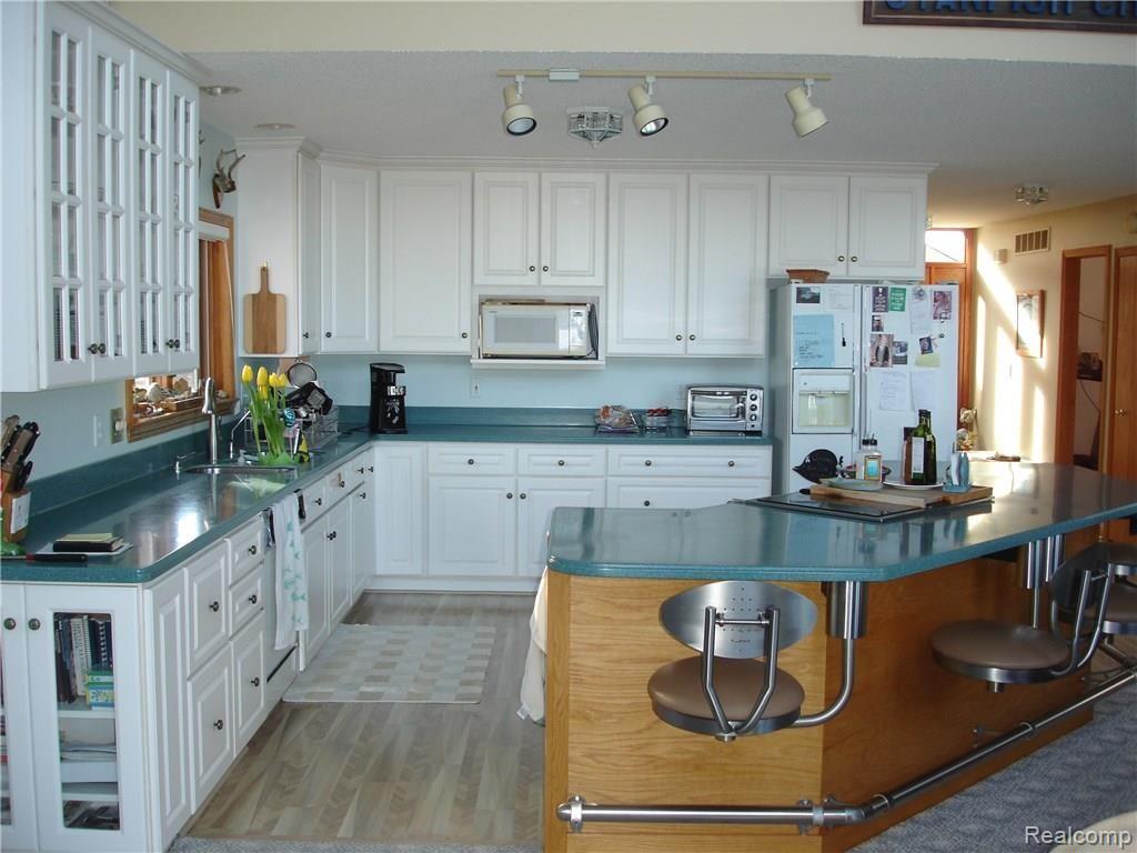 8600 Riverside Drive Brighton, MI 48116 - Photo 5 of 32 8600 Riverside Dr 012.JPG