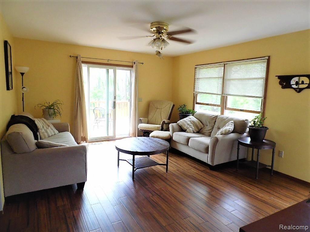 11352 Inner Drive Pinckney, MI 48169 - Photo 4 of 13 SAM_1312 (2).JPG