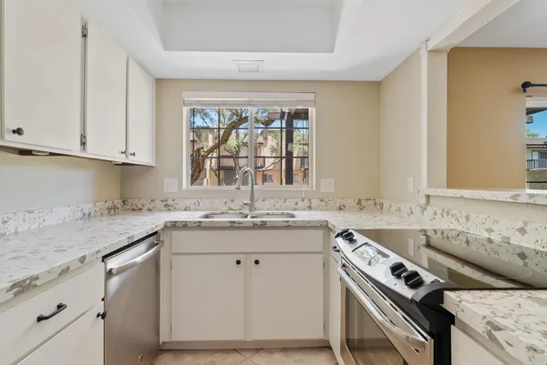 $2,100 | 2232 West Lindner Avenue, Unit 15, Mesa, AZ 85202