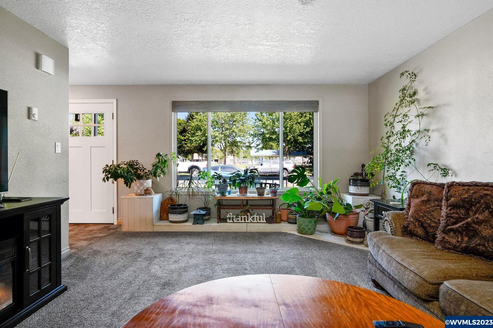 340 South 6th Street Lebanon, OR 97355 - Photo 6 of 26