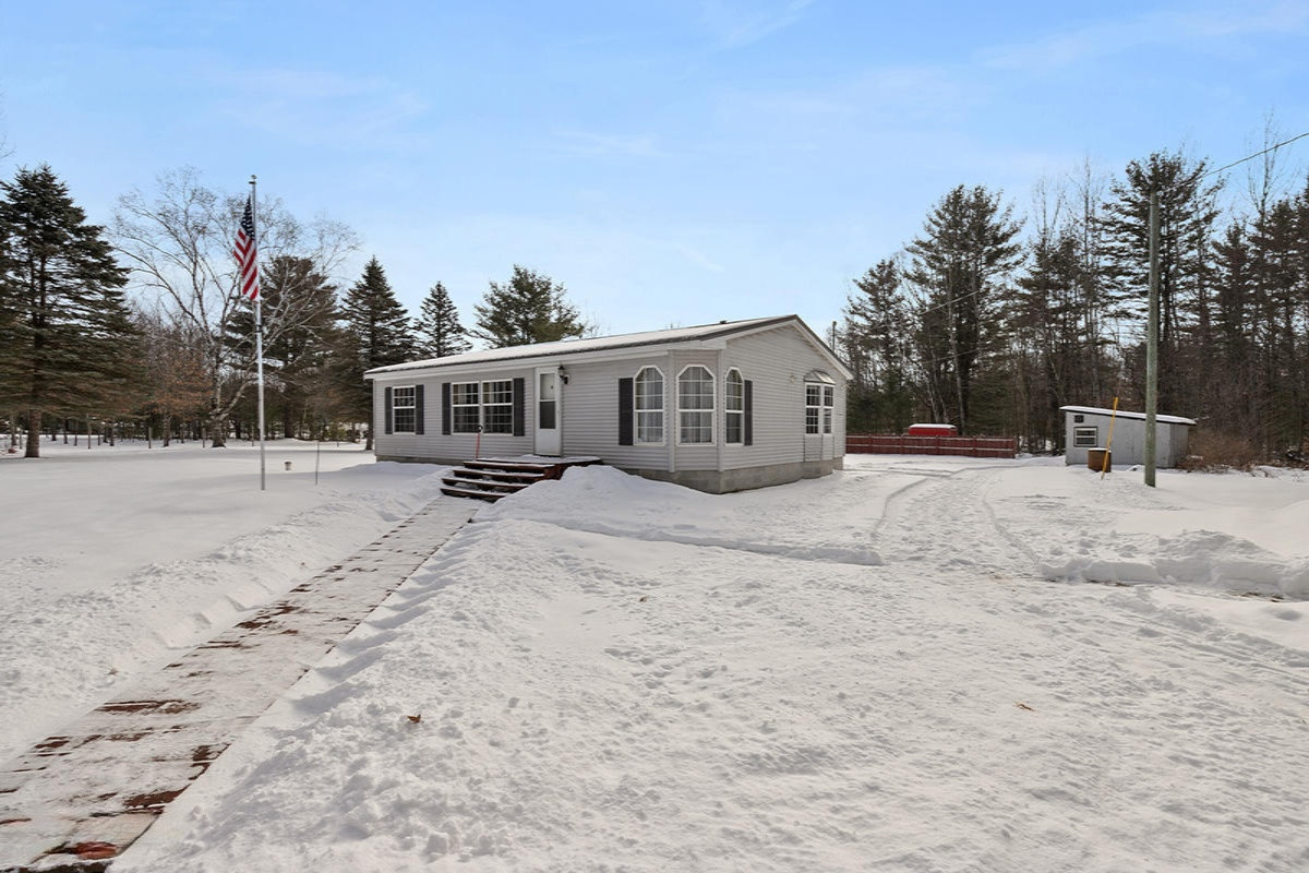 21989 Monroe Road Morley, MI 49336 - Photo 3 of 20 IMG_1001