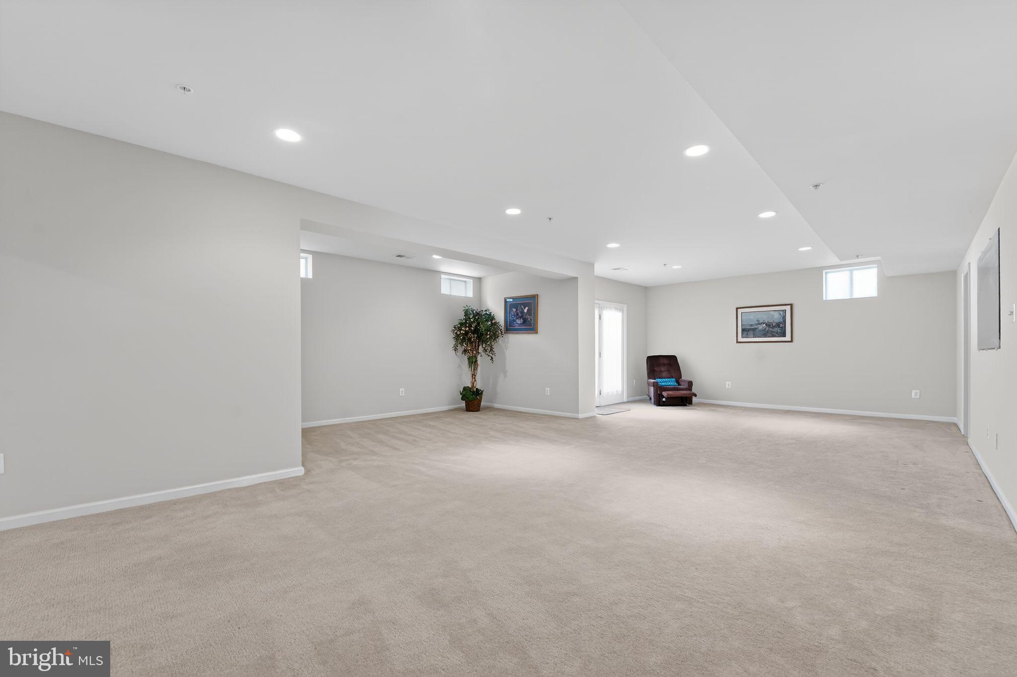 12039 Open Run Road Ellicott City, MD 21042 - Photo 54 of 67 Spacious, versatile living area awaits.