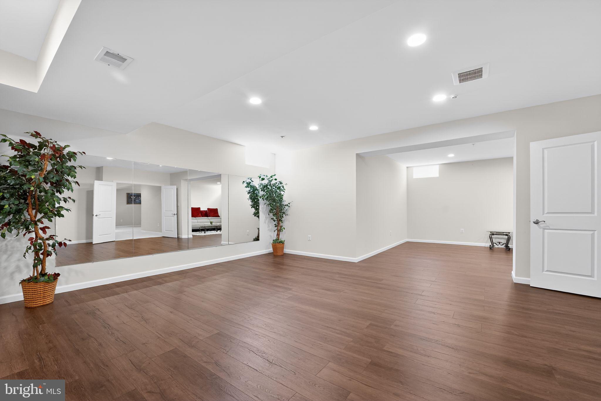 12039 Open Run Road Ellicott City, MD 21042 - Photo 62 of 67 Spacious, versatile room for creativity.