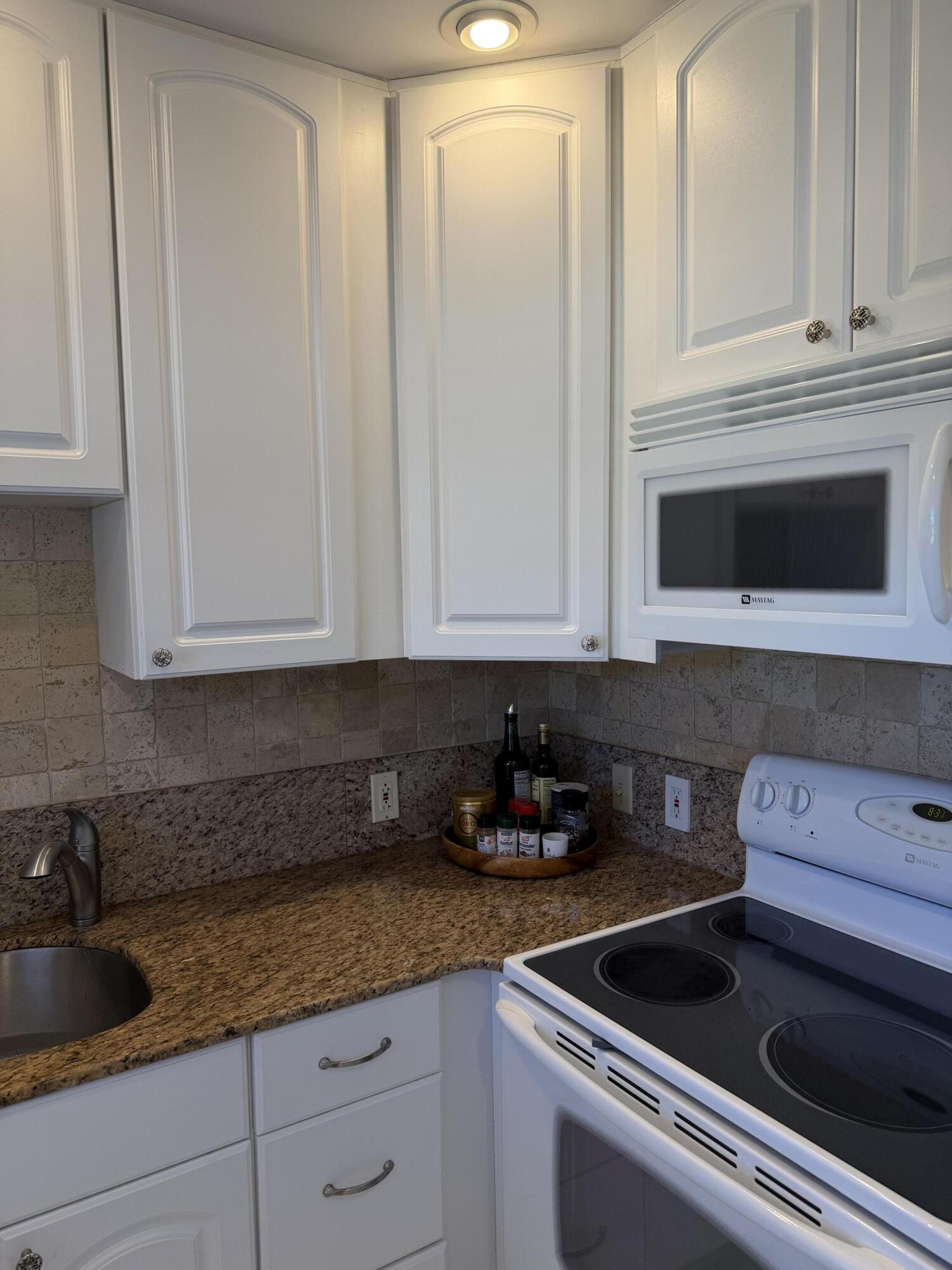 332 Mansfield H Boca Raton, FL 33434 - Photo 12 of 27 IMG_1507