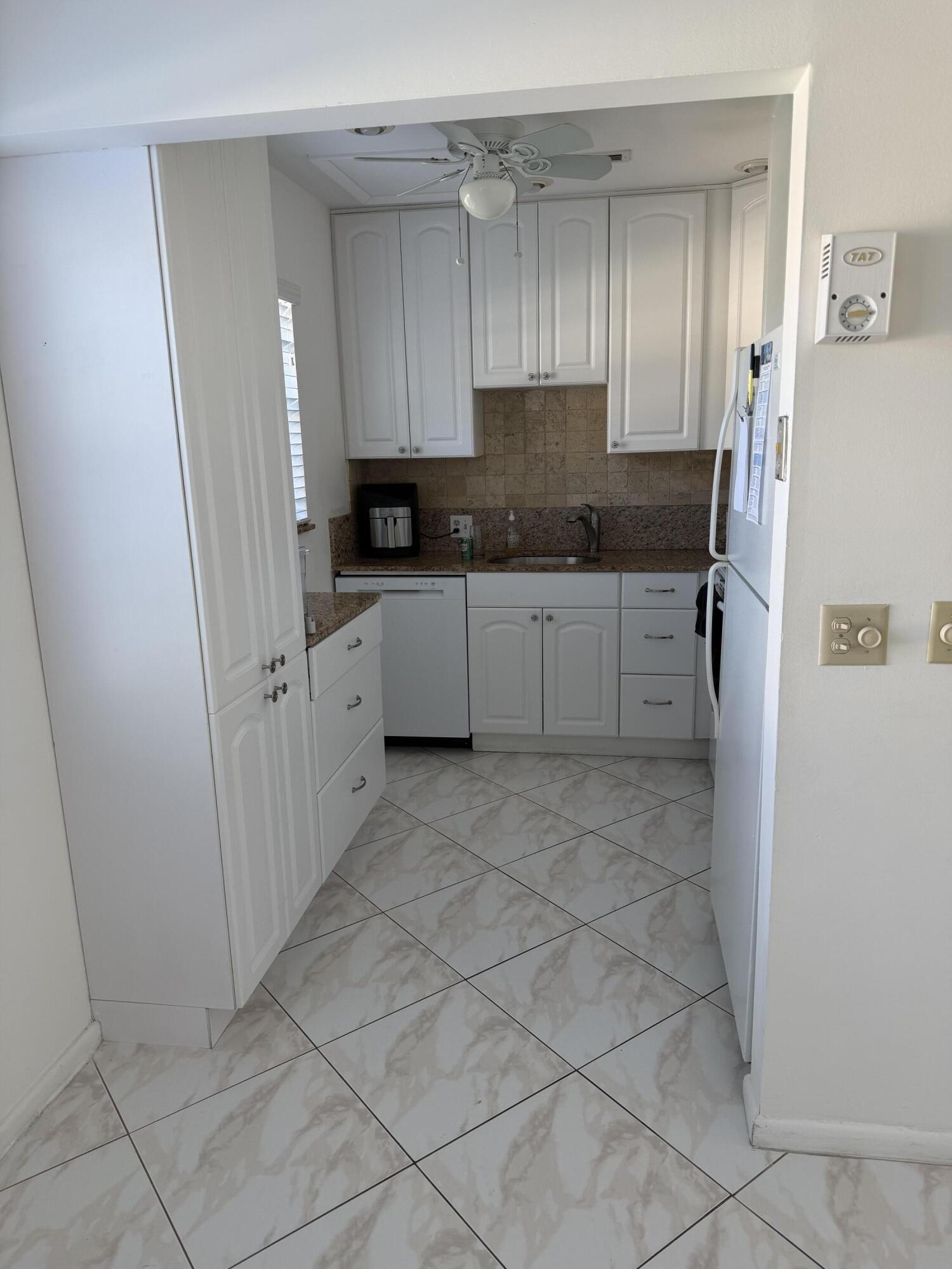 332 Mansfield H Boca Raton, FL 33434 - Photo 2 of 27 IMG_1501