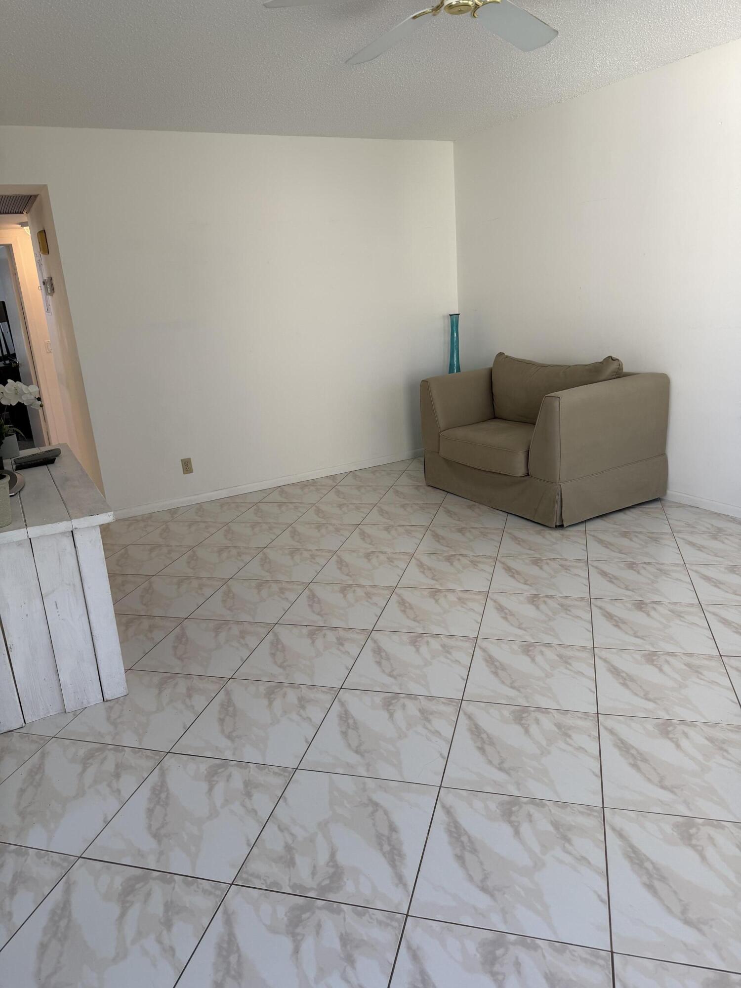 332 Mansfield H Boca Raton, FL 33434 - Photo 9 of 27 IMG_1510
