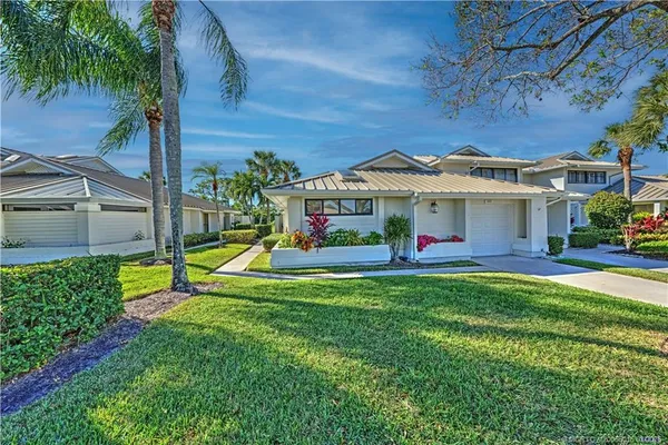 $299,900 | 5651 Southeast Foxcross Place, Unit 5651, Stuart, FL 34997