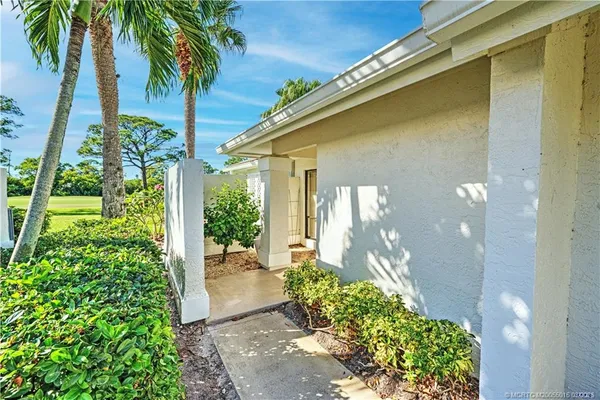 $299,900 | 5651 Southeast Foxcross Place, Unit 5651, Stuart, FL 34997