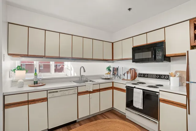 $214,900 | 234 North Broadway, Unit 608, Milwaukee, WI 53202