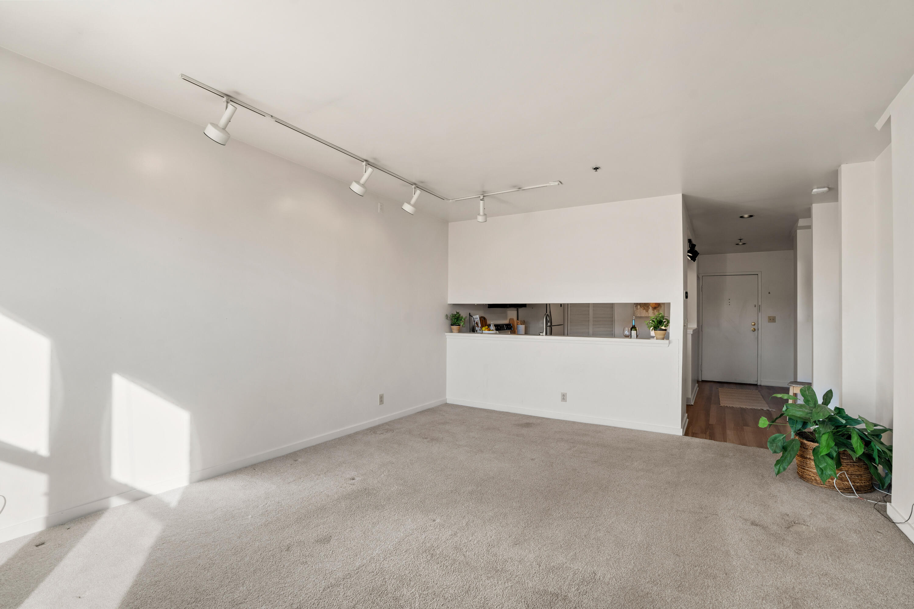 234 North Broadway, Unit 608 Milwaukee, WI 53202 - Photo 12 of 25 Great Room Space