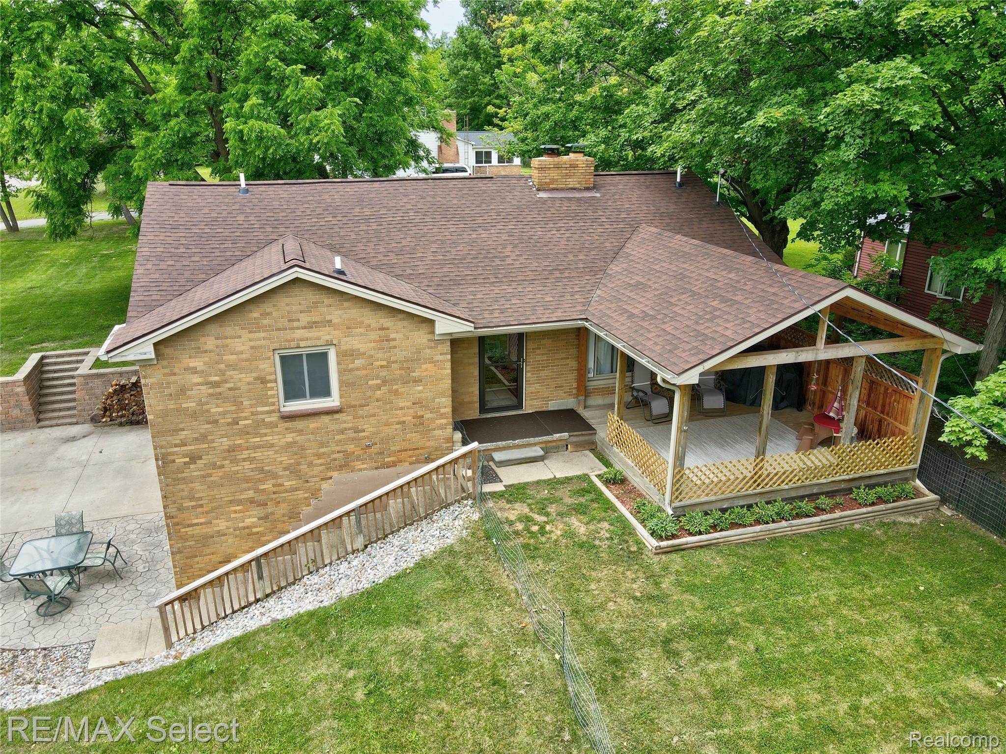 7303 E River Road 06.jpg