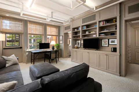 $2,095,000 | 229 East Lake Shore Drive, Unit 4E, Chicago, IL 60611