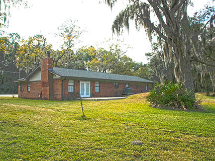 1562 Bay Grove Road Freeport, FL 32439 - Photo 12 of 18 a house view with a outdoor space