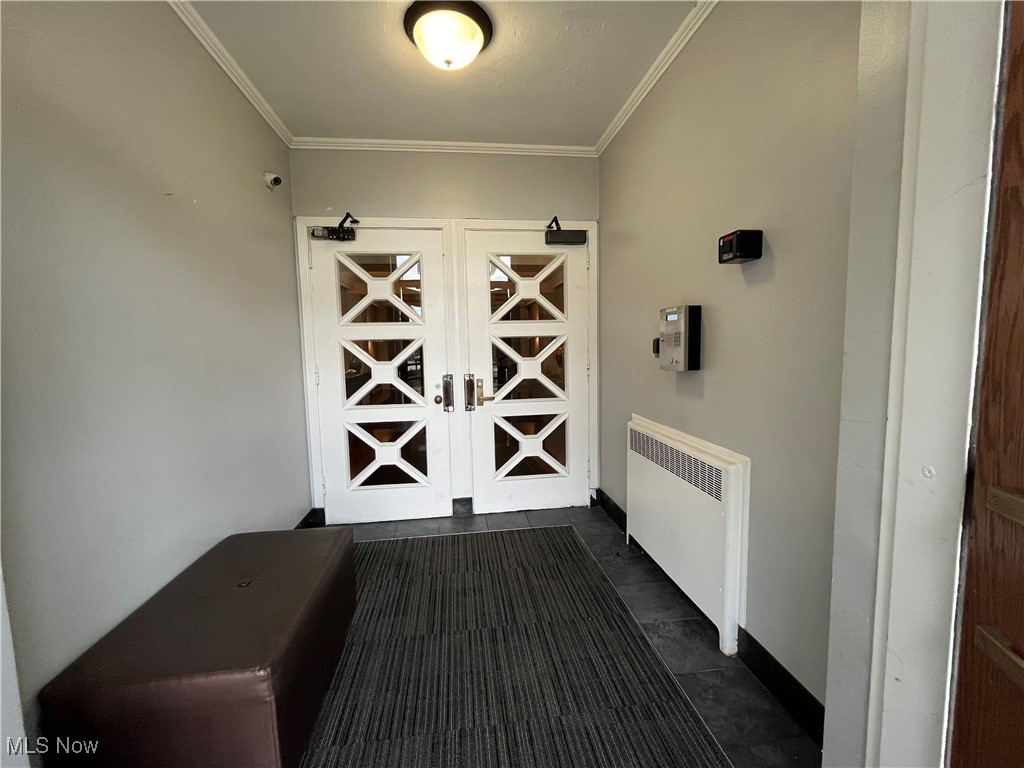 13800 Fairhill Road, Unit 204 Shaker Heights, OH 44120 - Photo 3 of 21 Entrance