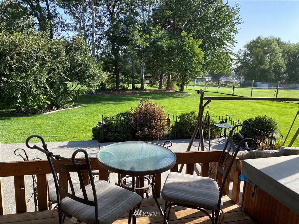 4616 West Wernett Road Pasco, WA 99301 - Photo 2 of 40 Gallery Image 2