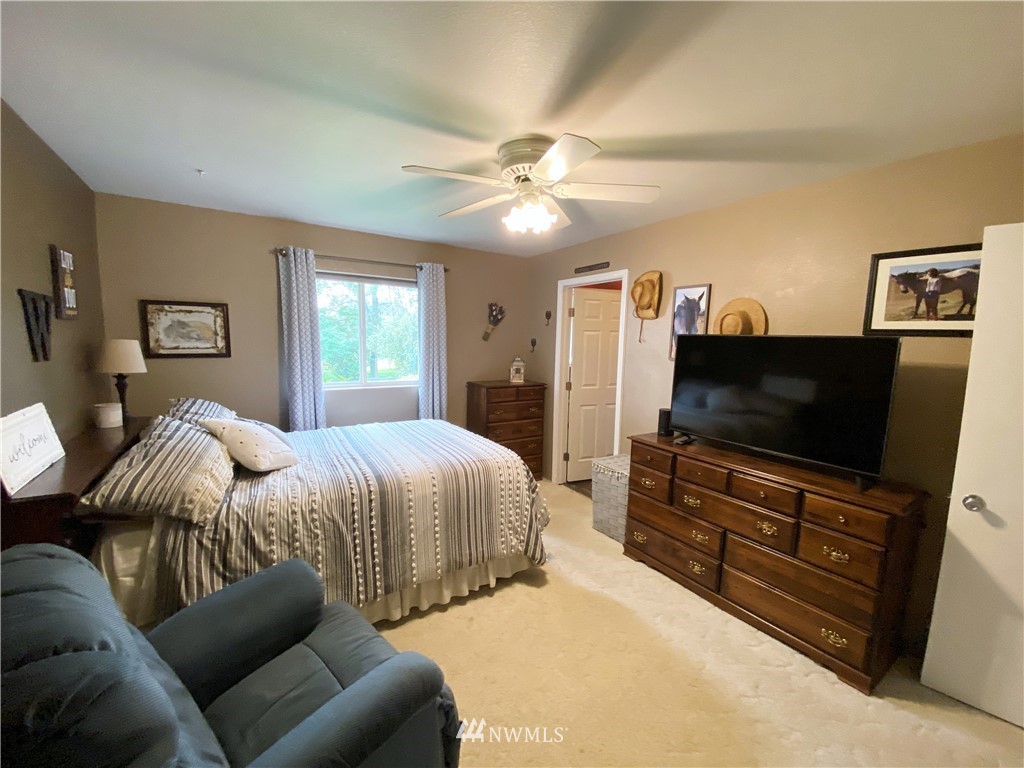 4616 West Wernett Road Pasco, WA 99301 - Photo 13 of 40 Gallery Image 13