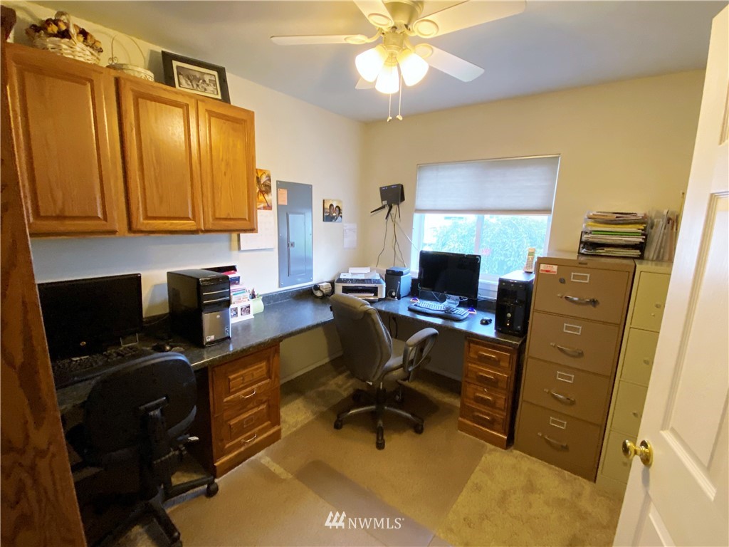 4616 West Wernett Road Pasco, WA 99301 - Photo 34 of 40 Gallery Image 34