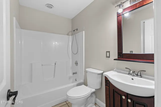 $449,500 | 116 Michaela Lane, Jacksboro, TN 37757