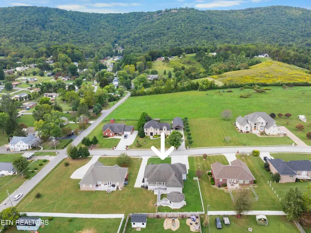 $449,500 | 116 Michaela Lane, Jacksboro, TN 37757