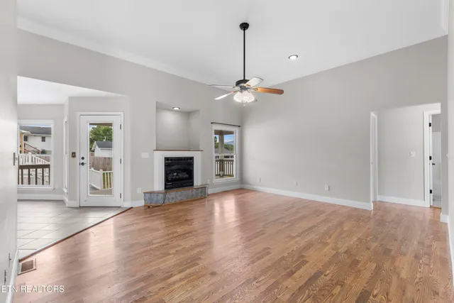 $449,500 | 116 Michaela Lane, Jacksboro, TN 37757