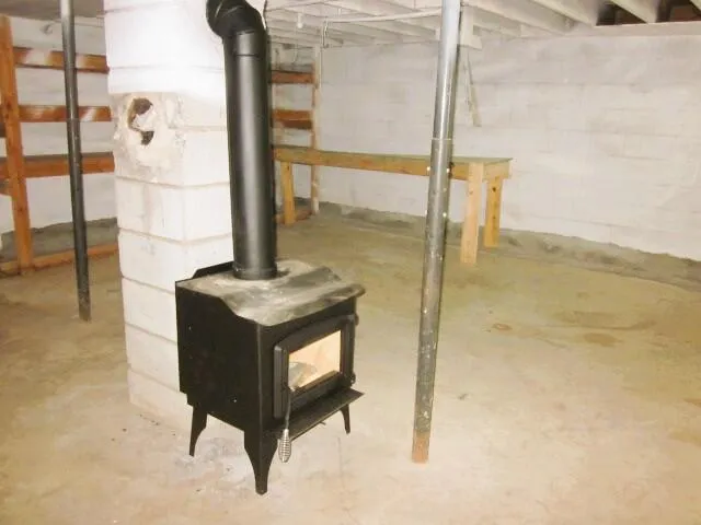 a view of a bath room with a bathroom