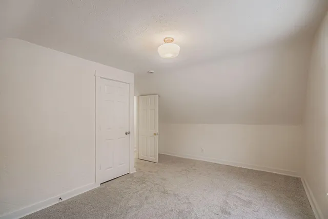 $2,400 | 84 Isabel Street West, St. Paul, MN 55107