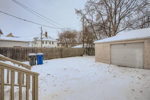 $2,400 | 84 Isabel Street West, St. Paul, MN 55107