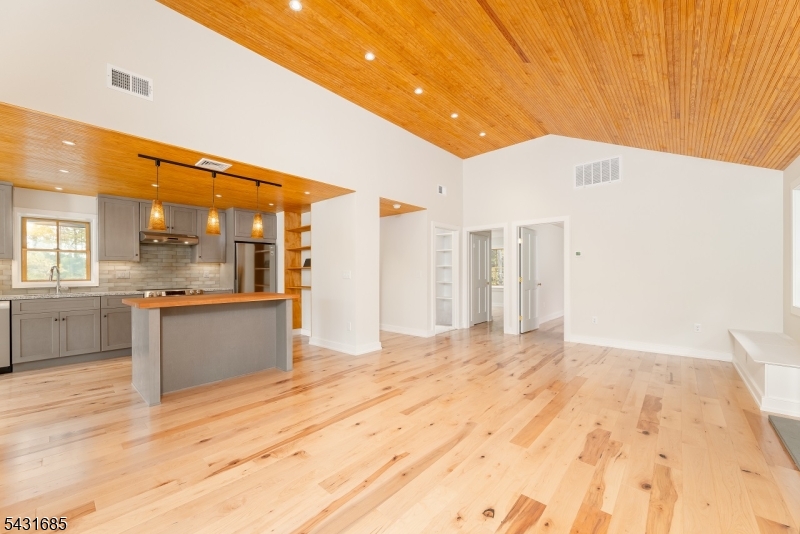 232 West Shore Road Stockholm, NJ 07460 - Photo 20 of 43