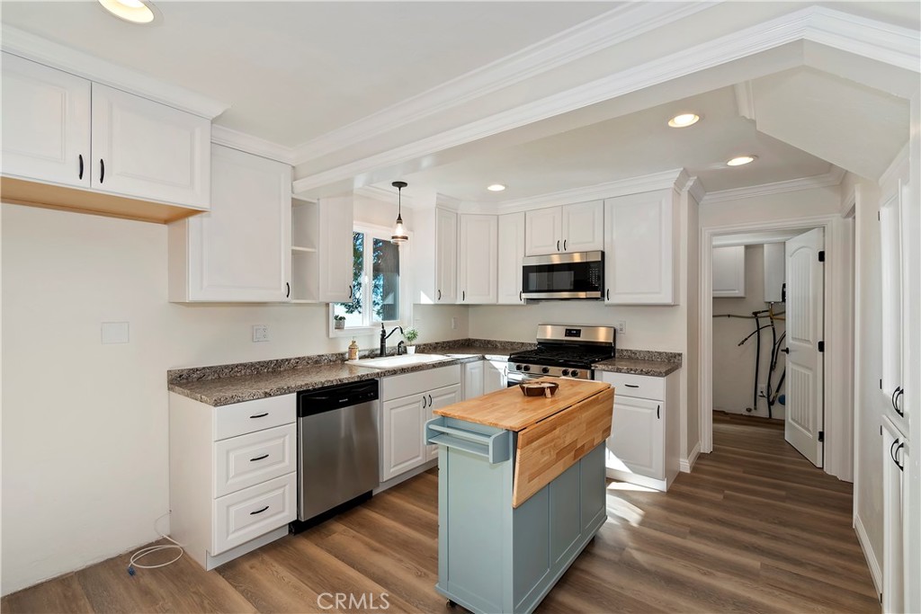 26650 Blackfoot Trail Rimforest, CA 92378 - Photo 12 of 48 Kitchen