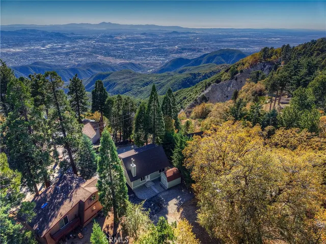 $439,000 | 26650 Blackfoot Trail, Rimforest, CA 92378