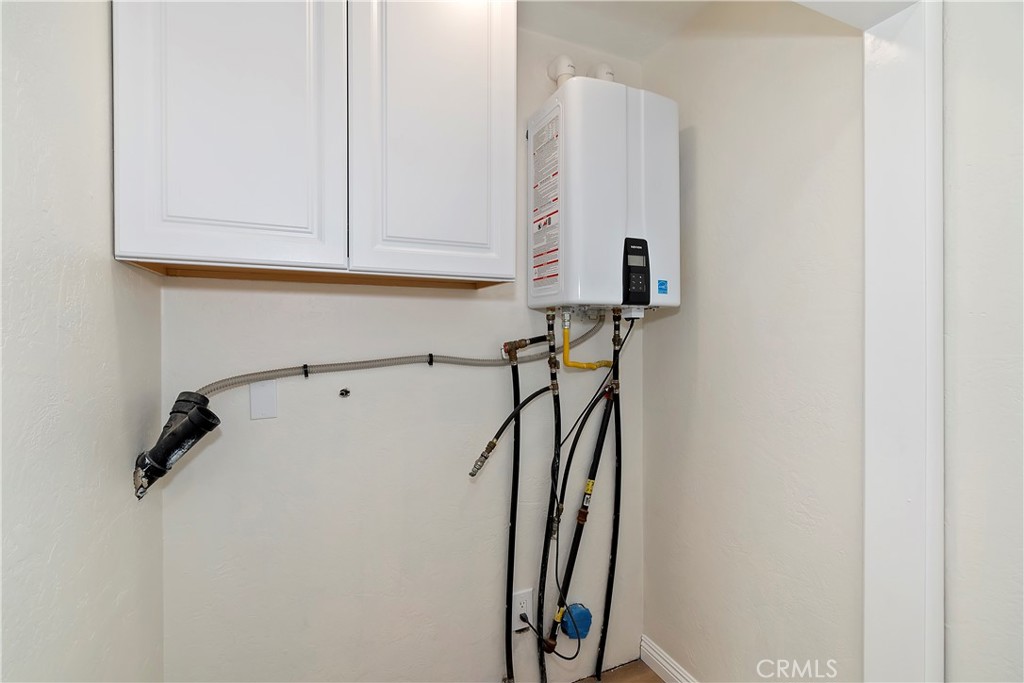 26650 Blackfoot Trail Rimforest, CA 92378 - Photo 21 of 48 Main floor laundry area