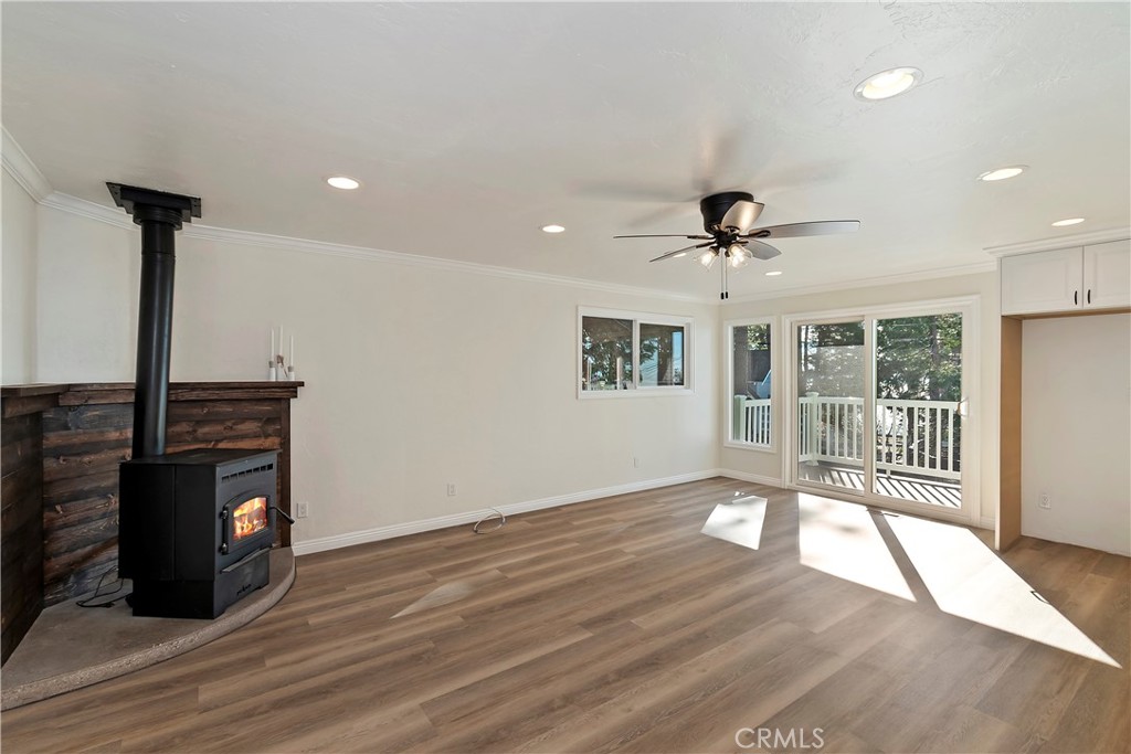 26650 Blackfoot Trail Rimforest, CA 92378 - Photo 6 of 48 Living room