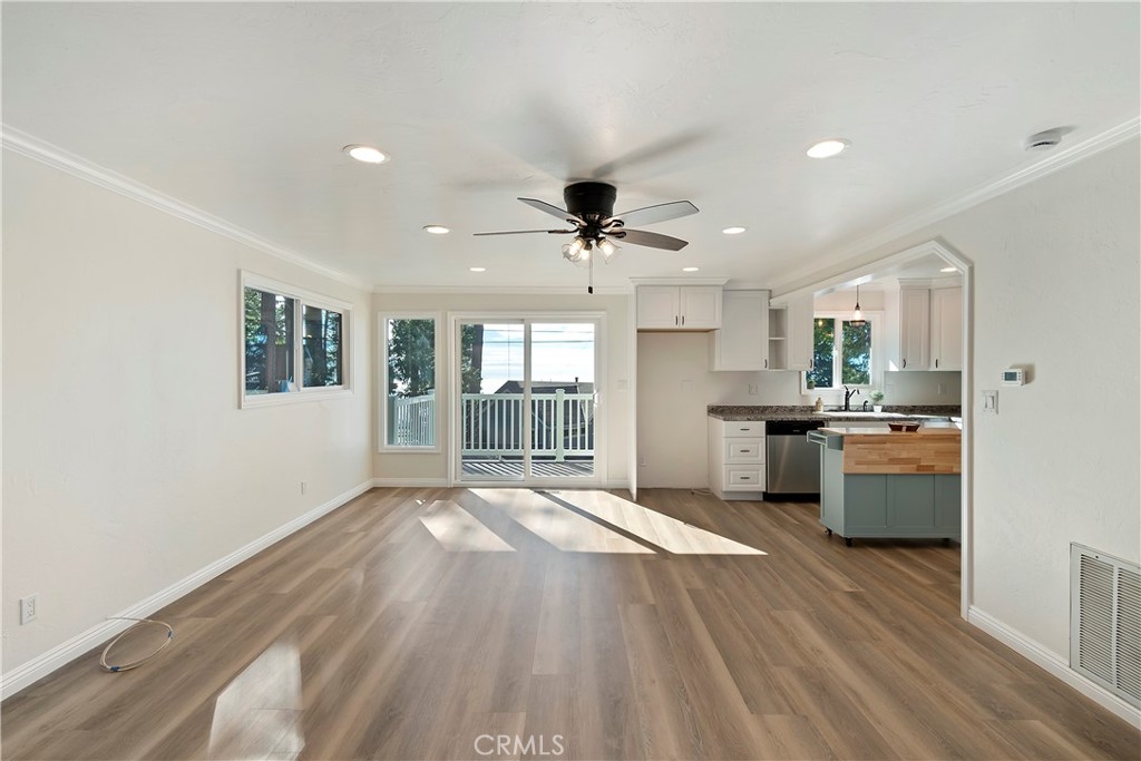 26650 Blackfoot Trail Rimforest, CA 92378 - Photo 8 of 48 Living room/kitchen