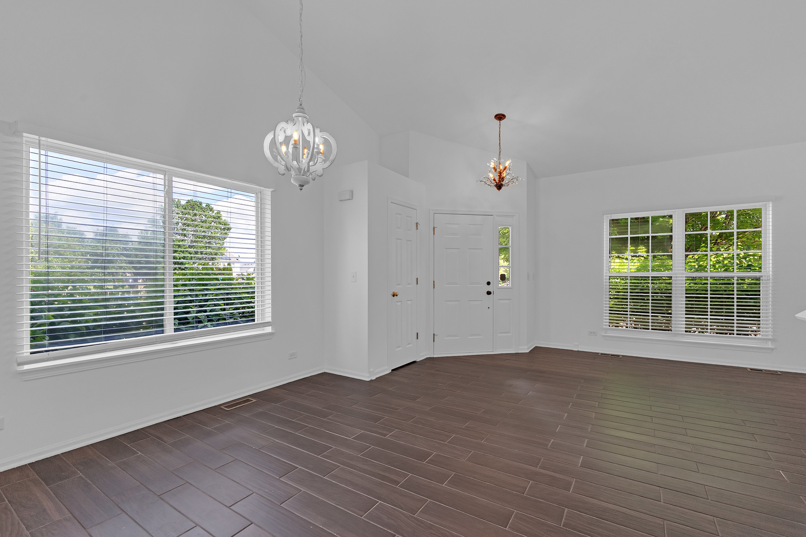 25880 Brooks Farm Road Round Lake, IL 60073 - Photo 2 of 36