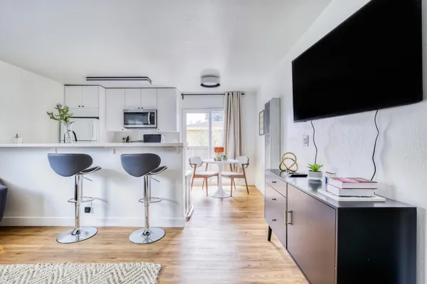 $1,975 | 128 East Reed Street, Unit 5, San Jose, CA 95112