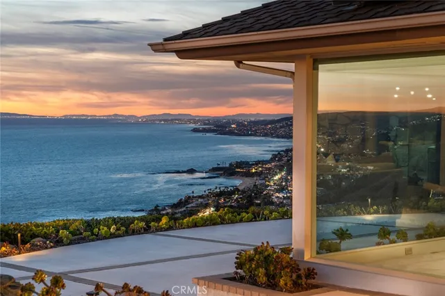 $13,500,000 | 100 Vista Del Sol, Laguna Beach, CA 92651