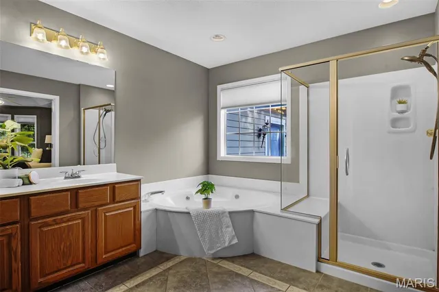 $475,000 | 1456 Castle Court, Edwardsville, IL 62025