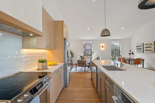 $1,299,000 | 132 Elm Street, Unit 132, Marblehead, MA 01945