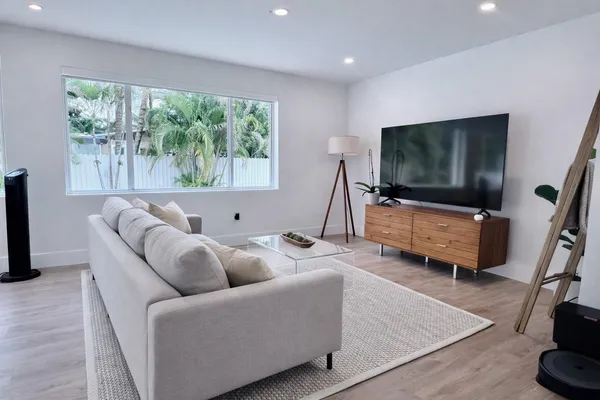 $925,000 | 16125 Southwest 98th Court, Miami, FL 33157