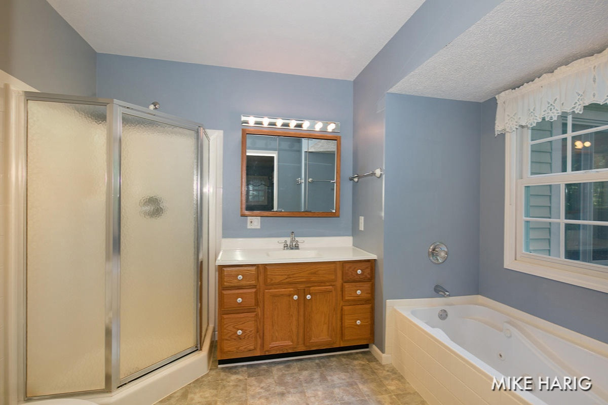 1712 Ridgeview Court Ludington, MI 49431 - Photo 14 of 28 IMG_1727-1