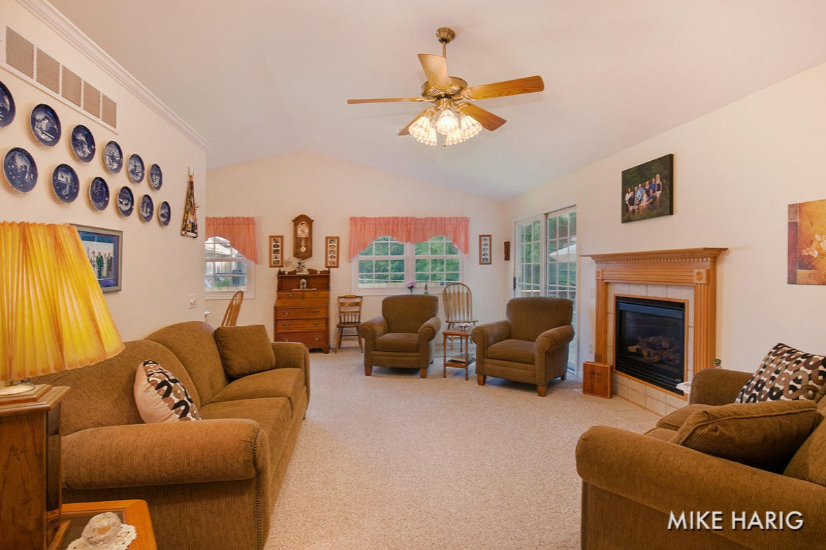 1712 Ridgeview Court Ludington, MI 49431 - Photo 4 of 28 IMG_1715-1