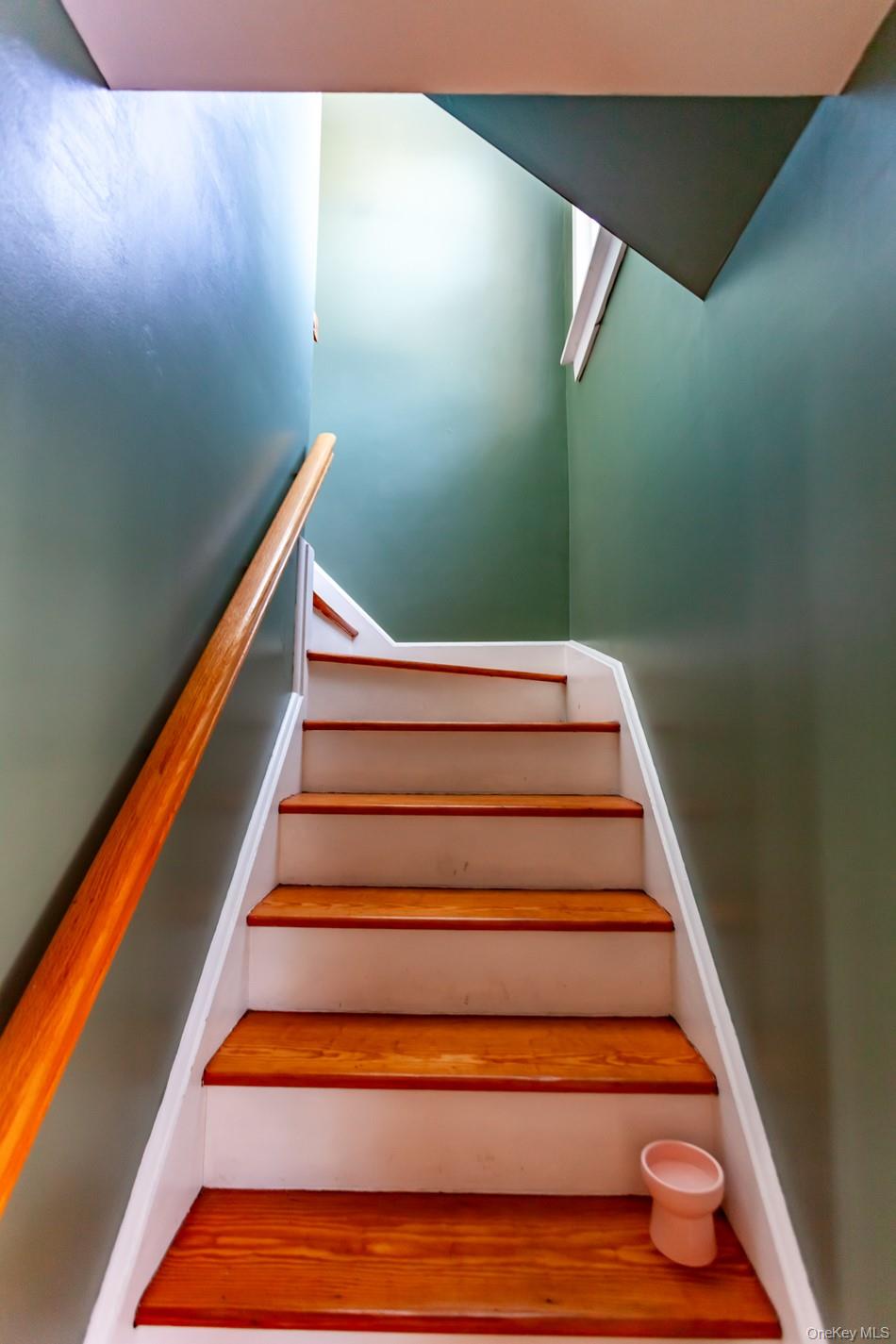 1710 Highway 9D Cold Spring, NY 10516 - Photo 23 of 41 View of stairs