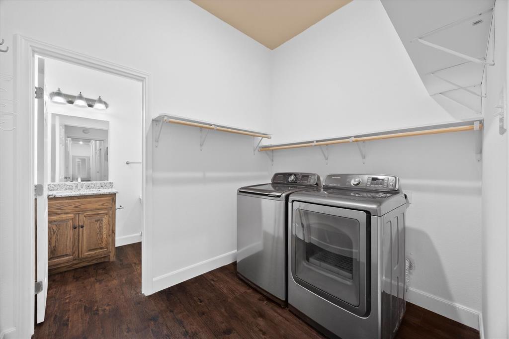2526 Fox Point Circle Quinlan, TX 75474 - Photo 18 of 35 Spacious laundry room