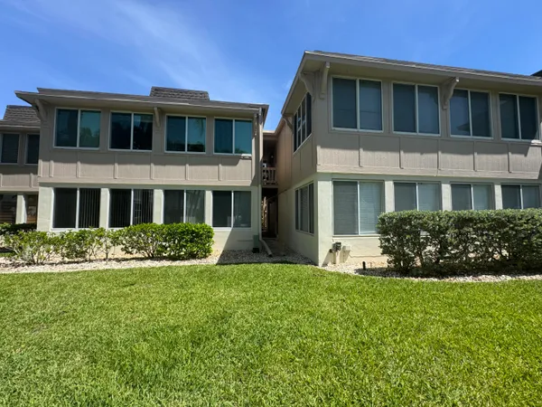 $3,500 | 1501 Northeast Ocean Boulevard, Unit 9, Stuart, FL 34996
