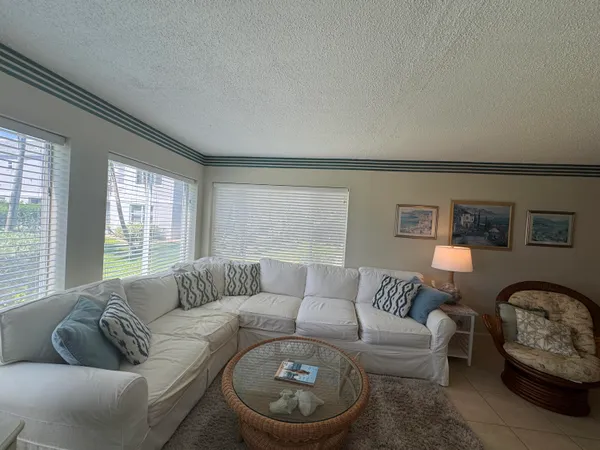 $3,500 | 1501 Northeast Ocean Boulevard, Unit 9, Stuart, FL 34996